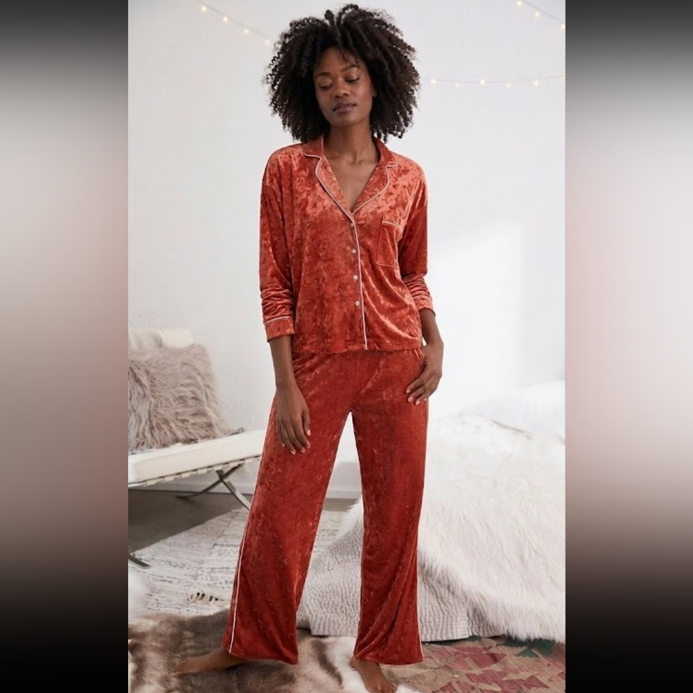 Aerie Crushed Velvet Pink Pajama Set Size XL